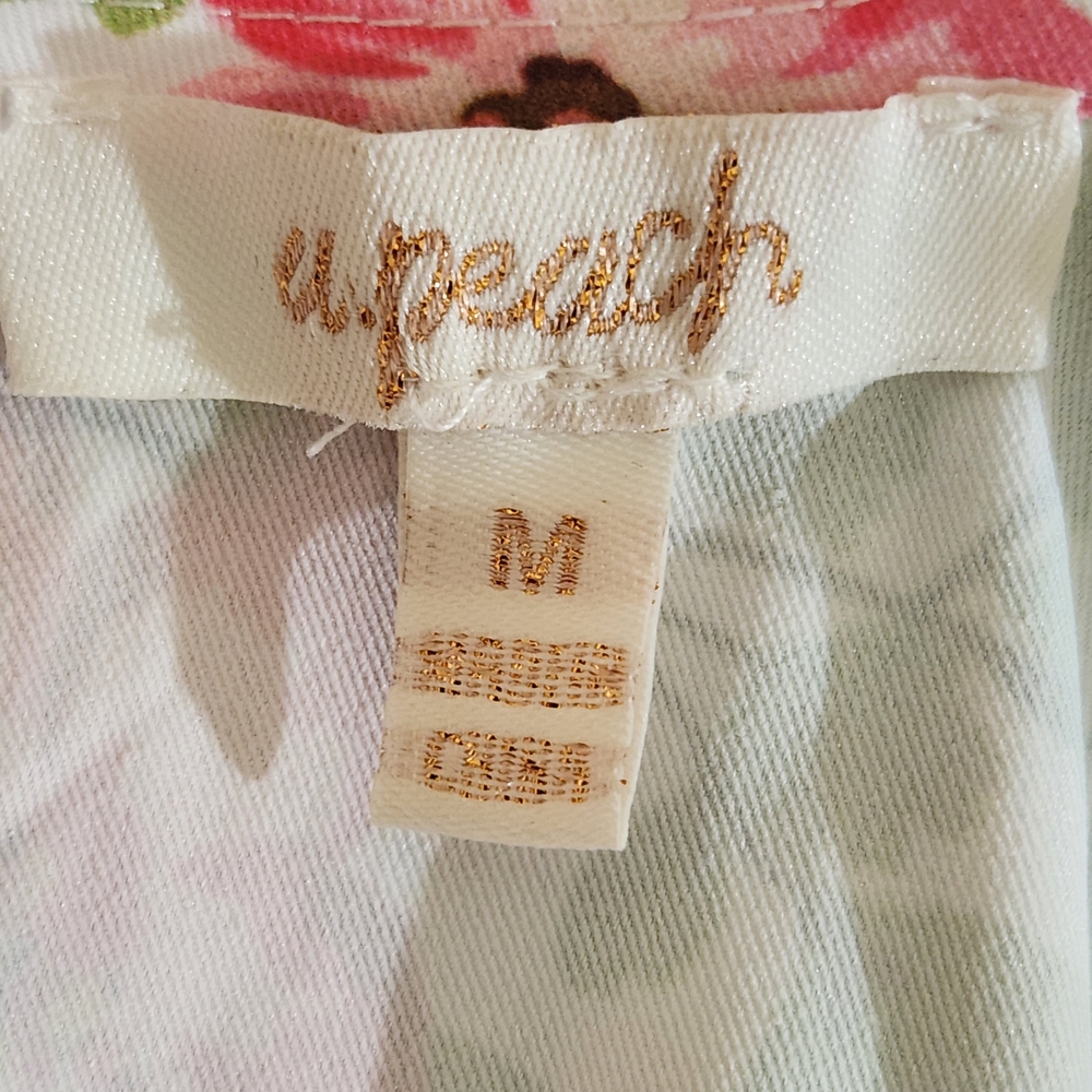 A Peach Floral Crop Top with Puffy Sleeves Size Medium Colorful Crop Top - Picture 6 of 9
